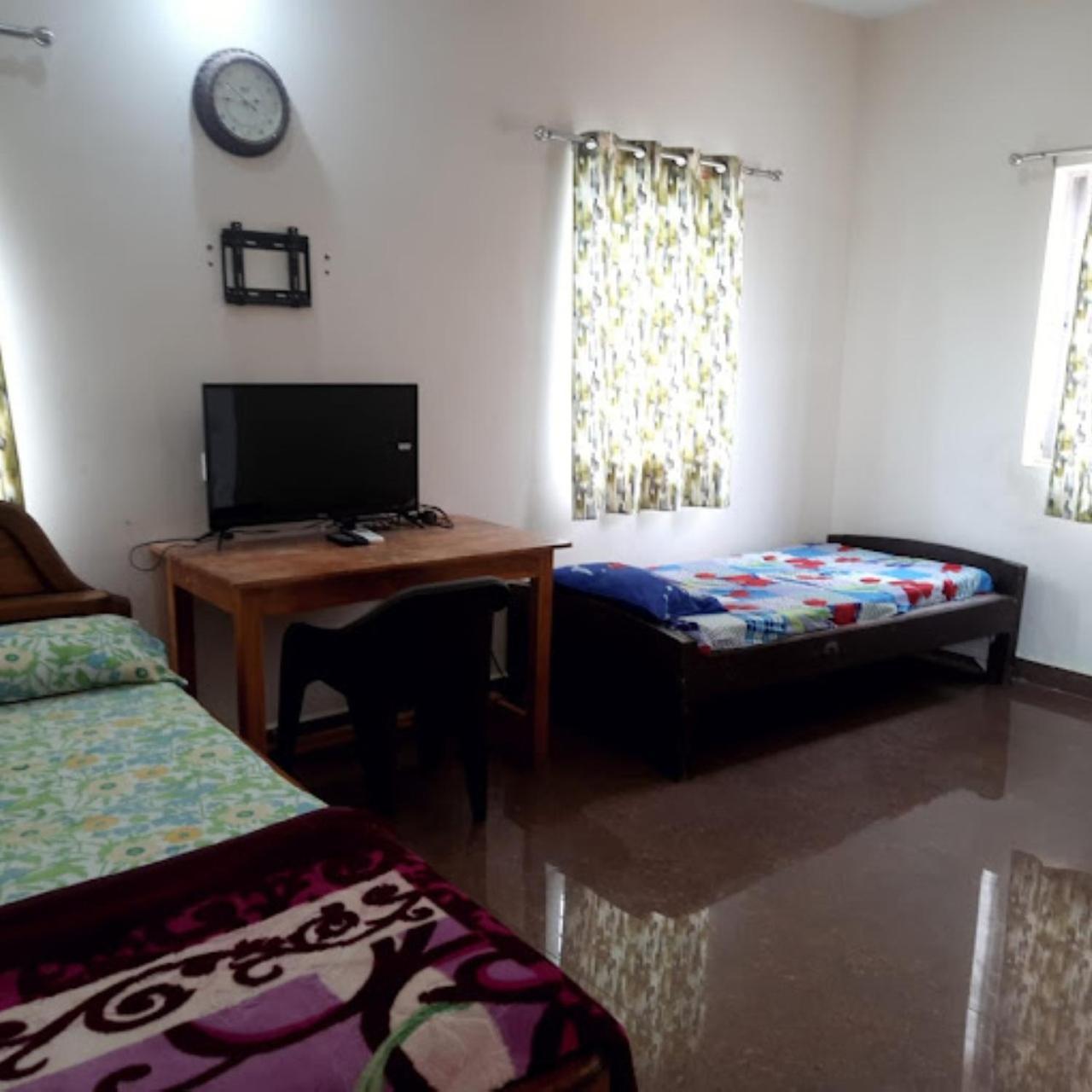 Отель Aiims Nagar Rest House Бхубанешвара Экстерьер фото